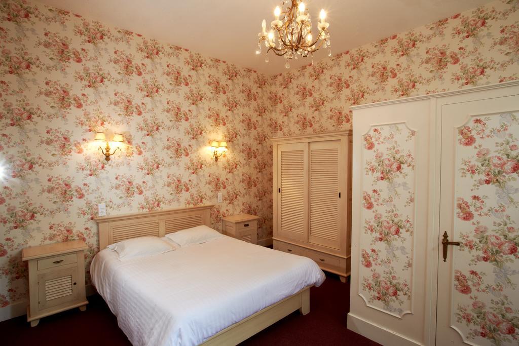 Le Castel Hotel Mailly-le-Chateau Room photo