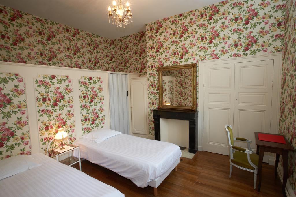 Le Castel Hotel Mailly-le-Chateau Room photo