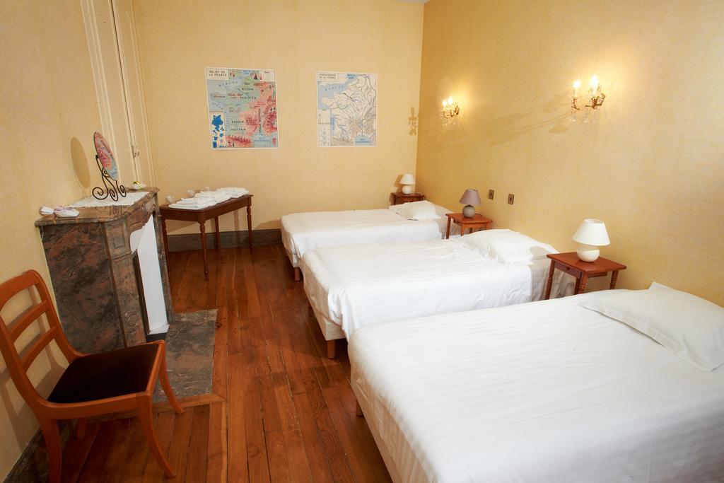 Le Castel Hotel Mailly-le-Chateau Room photo