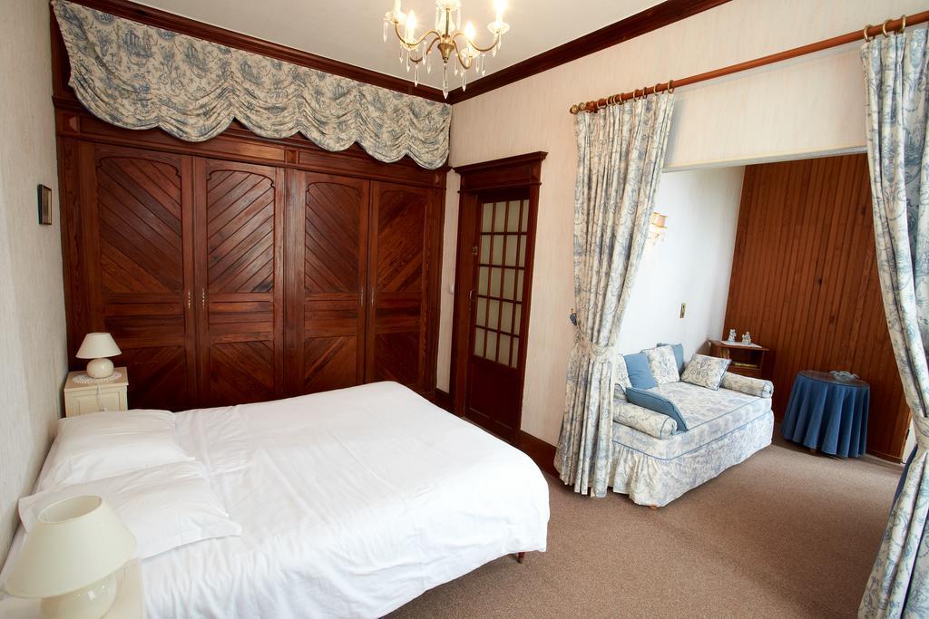 Le Castel Hotel Mailly-le-Chateau Room photo