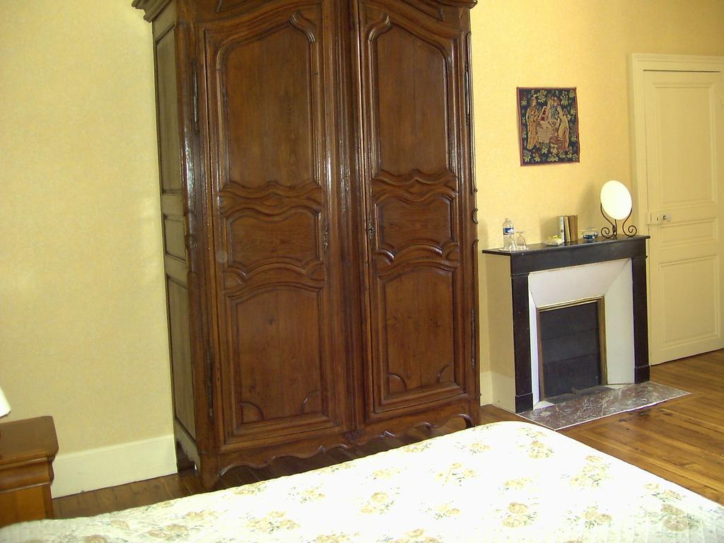 Le Castel Hotel Mailly-le-Chateau Room photo